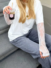 Load image into Gallery viewer, Women Round Neck T-Shirt Lace Long Sleeve Casual Shirts Spring Fall Loose Fit Tops Ladies Solid Color Tee for Streetwear Y2K 00s